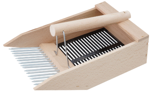 Immagine di RACCOGLIMIRTILLO IN LEGNO